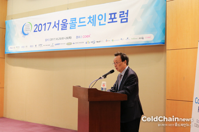 정명수 KFCA 회장이 인사말을 하고 있다.