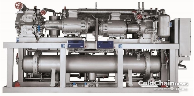 존슨콘트롤이 공급하고 있는 YORK 브랜드의 CO2암모니아 냉동기.